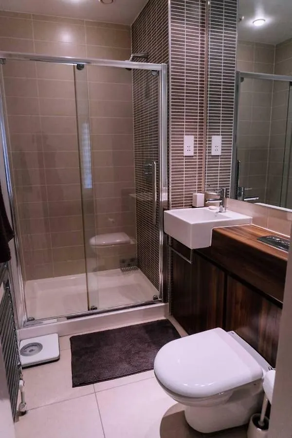 Titanic Luxury Waterfront Apartment Belfast 0*,
