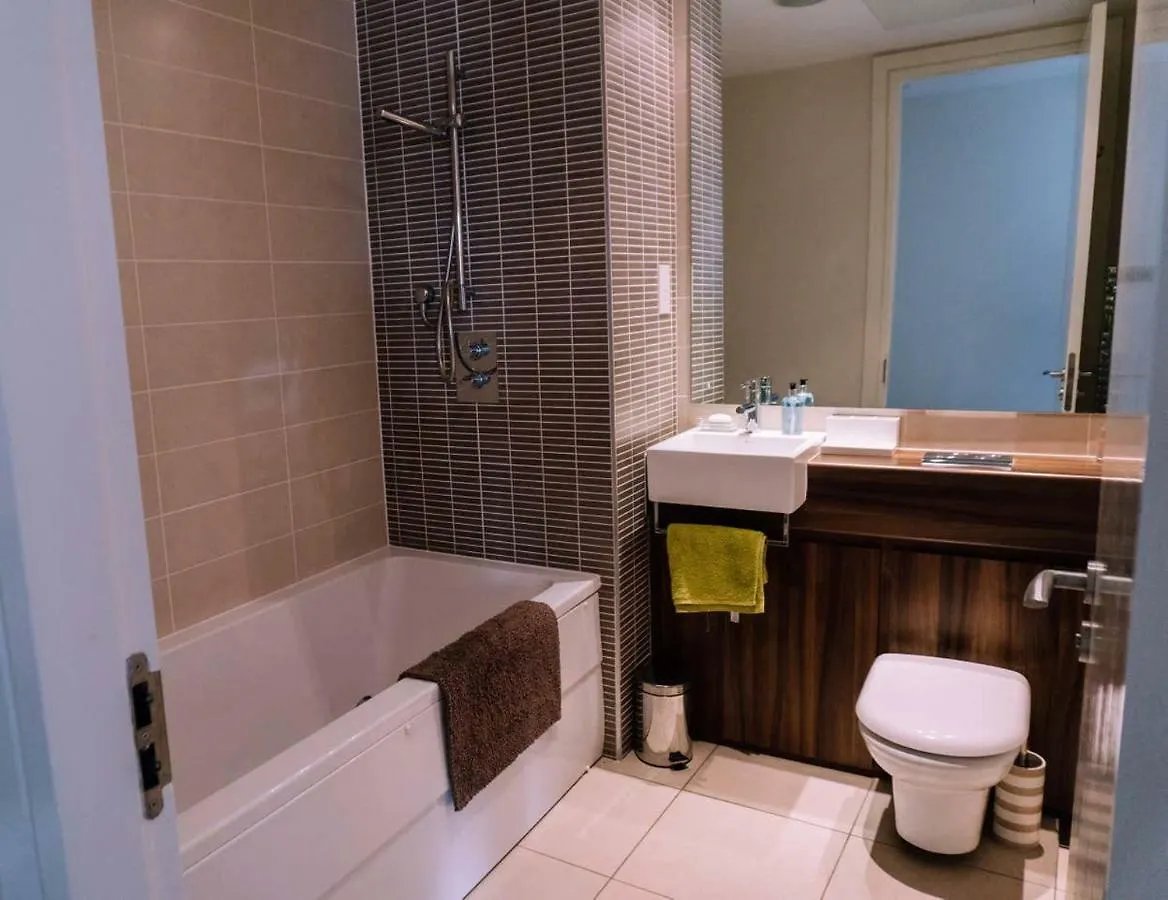 Titanic Luxury Waterfront Apartment 벨파스트